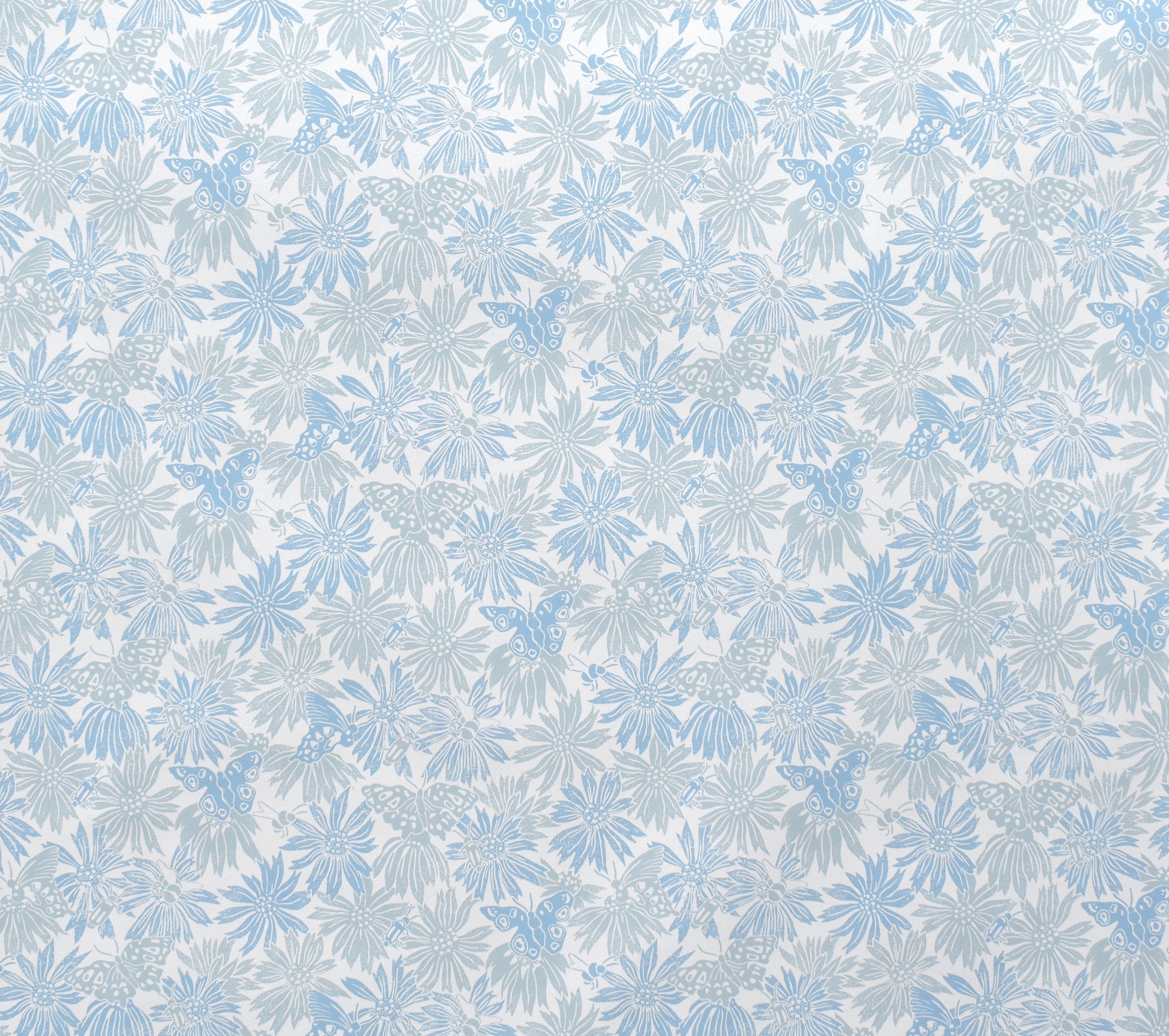 CONEFLOWER Wallpaper in Pale Aqua Sample